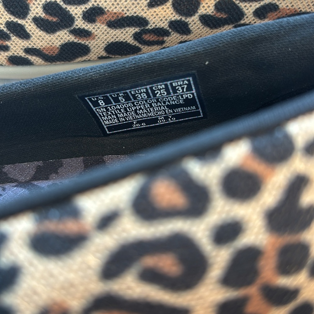 Sketcher air-cooled memory foam leopard slip on shoes size 8 - Picture 4 of 5
